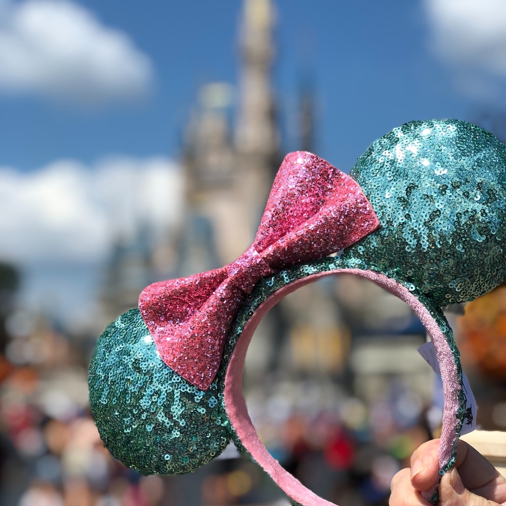 Authentic Disney Parks Minnie Mint green Ears